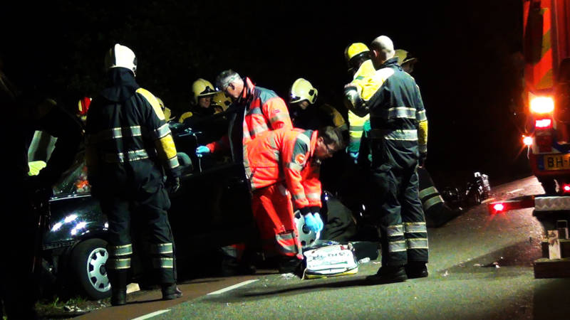 Vijf gewonden bij ernstig auto-ongeluk in Lucaswolde - NOS