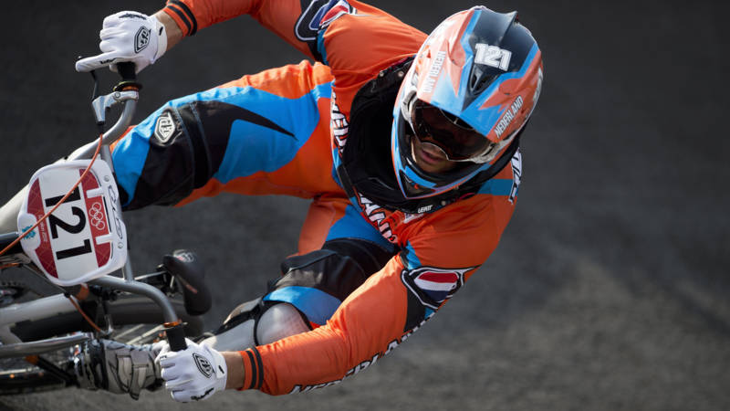 BMX'er Van der Biezen jongste met lintje | NOS - NOS