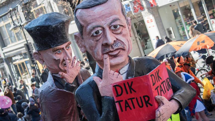 Erdogan on carnival float, AFP photo