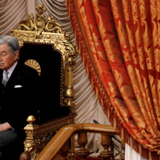 Japanse keizer Akihito legt werk neer vanwege gezondheid