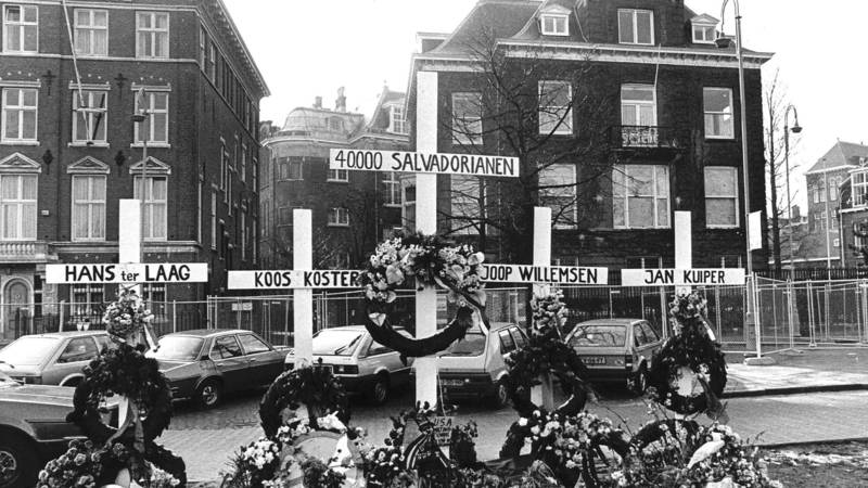 Crosses commemorating murdered Dutch journalists