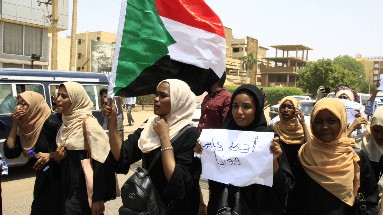 Sudanese schoolgirls demonstrate in Khartoum