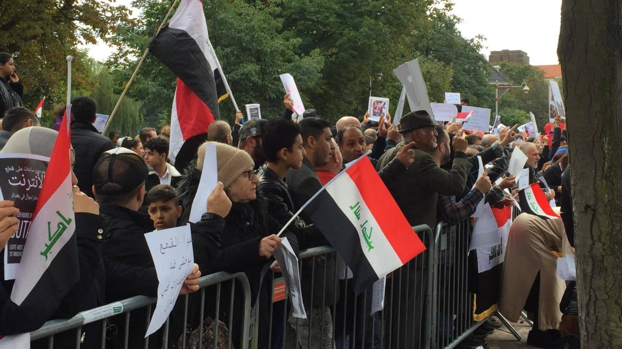 Iraqi refugees' solidarity demonstration with protests in Iraq, in The Hague, the Netherlands, photo by NOS